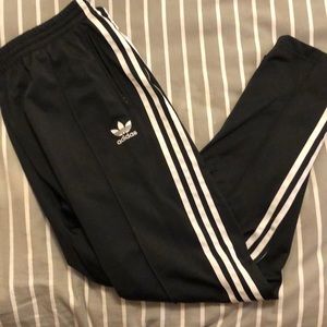 Men’s Adidas track pants. Black. XL. Zip at ankles. Drawstring. Zip Pockets